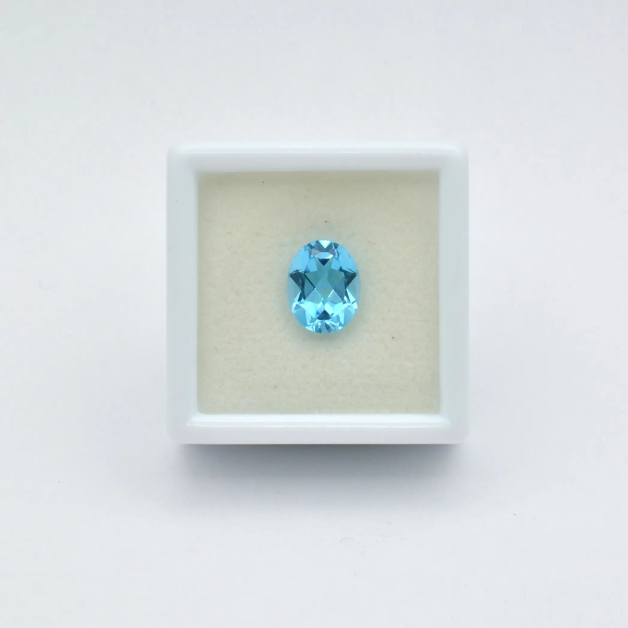 Topaze Bleue Ovale 2,17 ct - 