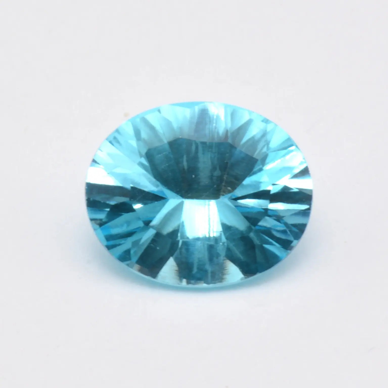 Pierre taillée Topaze Bleue Ovale 3,83 ct 