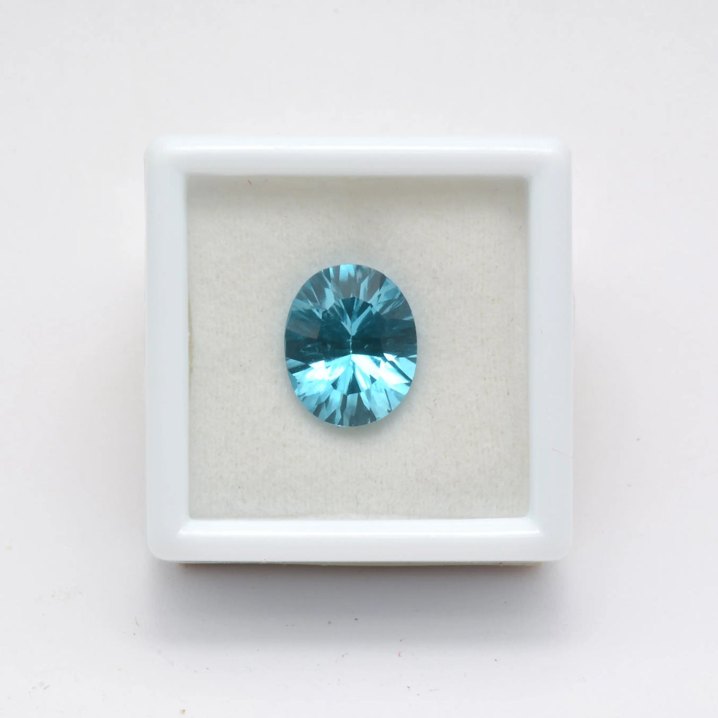Topaze Bleue Ovale 3,93ct