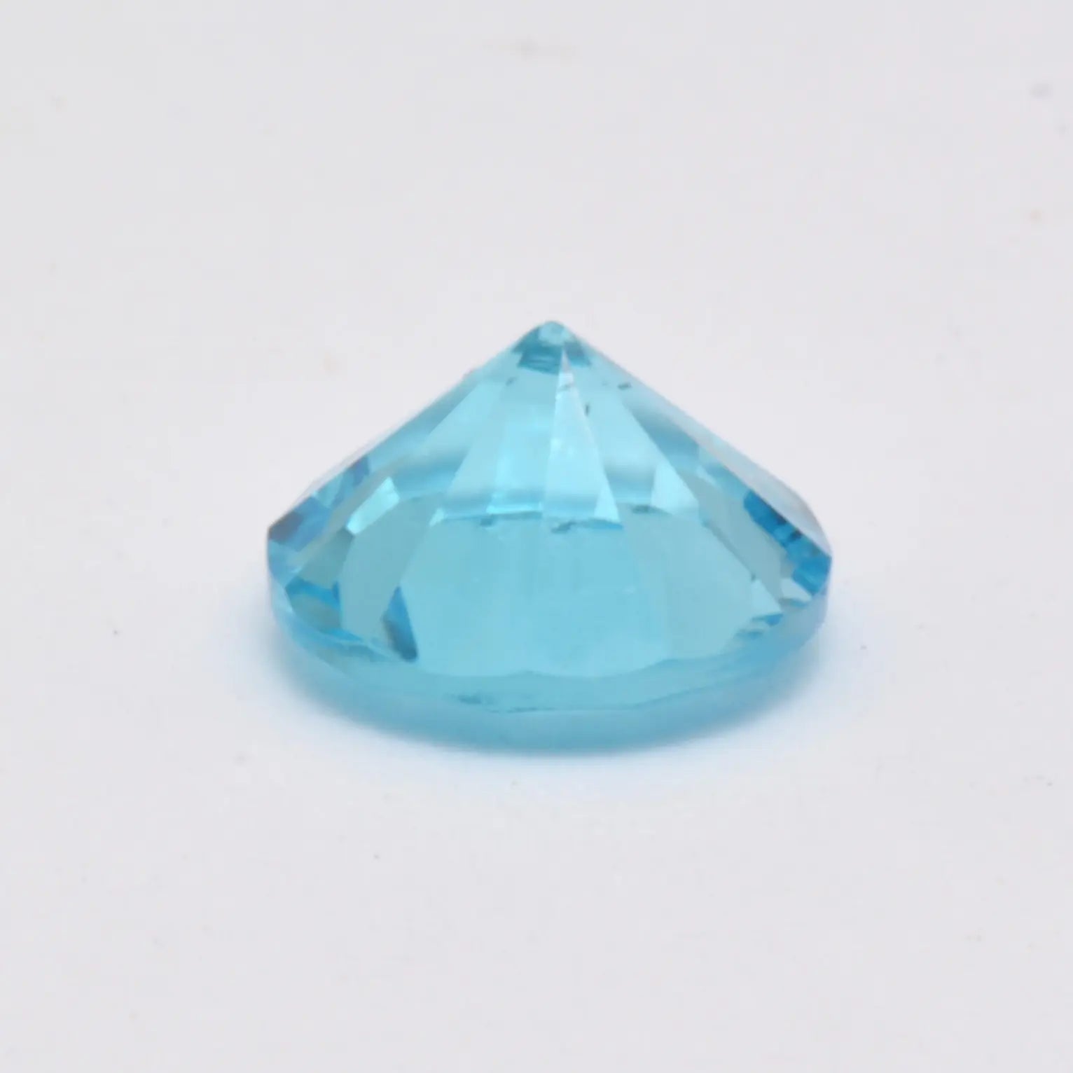 Pierre taillée Topaze Bleue Ronde 3,67 ct 