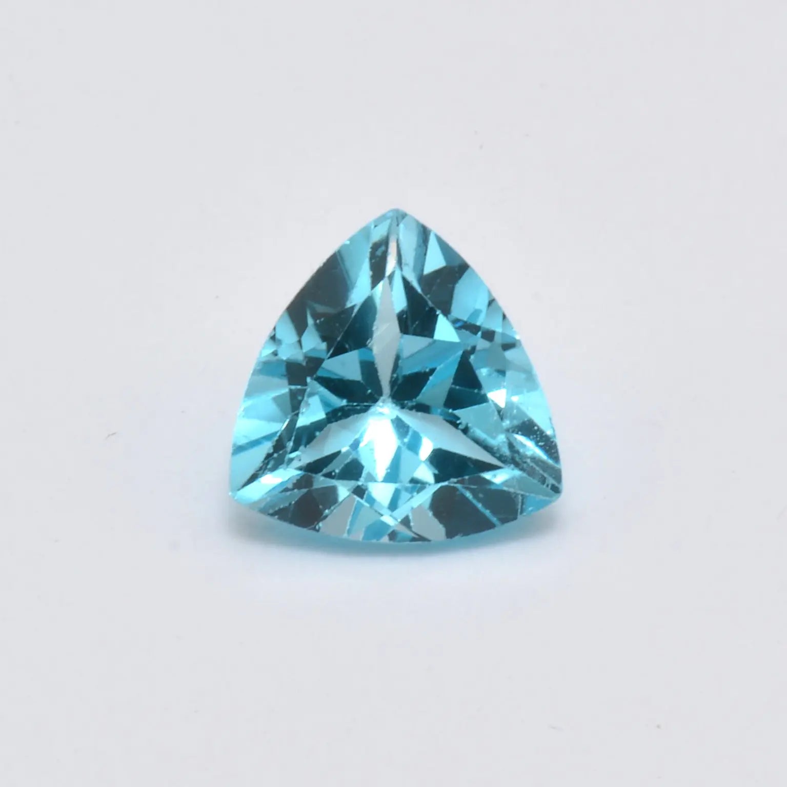 Pierre taillée Topaze Bleue Trillion 2,75ct 