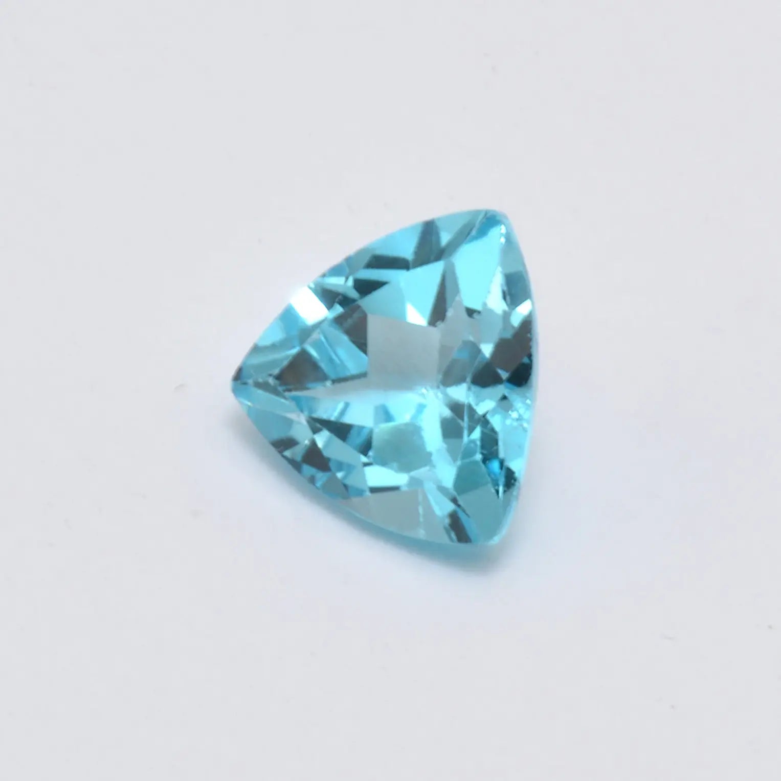 Pierre taillée Topaze Bleue Trillion 2,75ct 