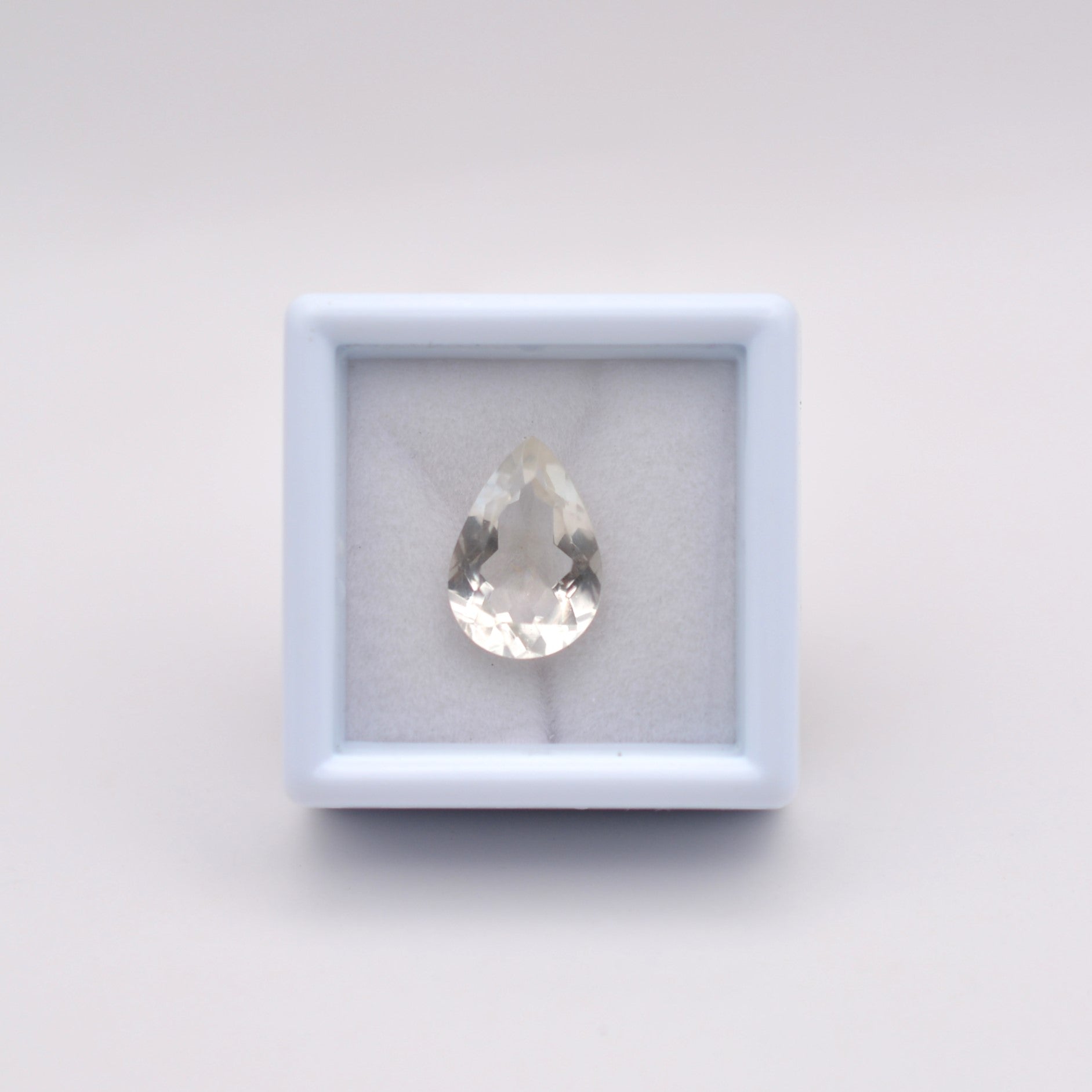Topaze incolore Poire 4,68ct