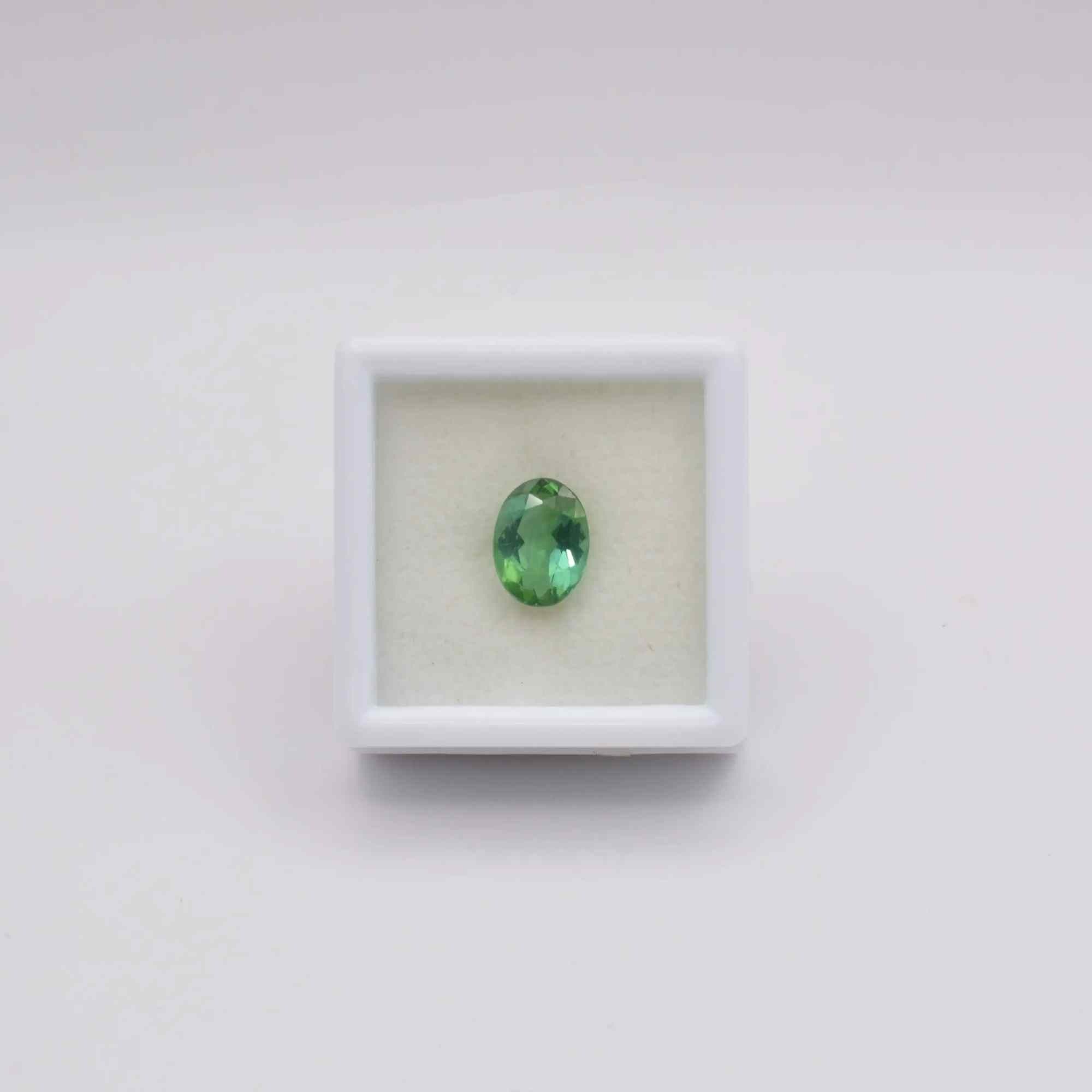 Pierre taillée Tourmaline Verte Ovale 1,79ct 
