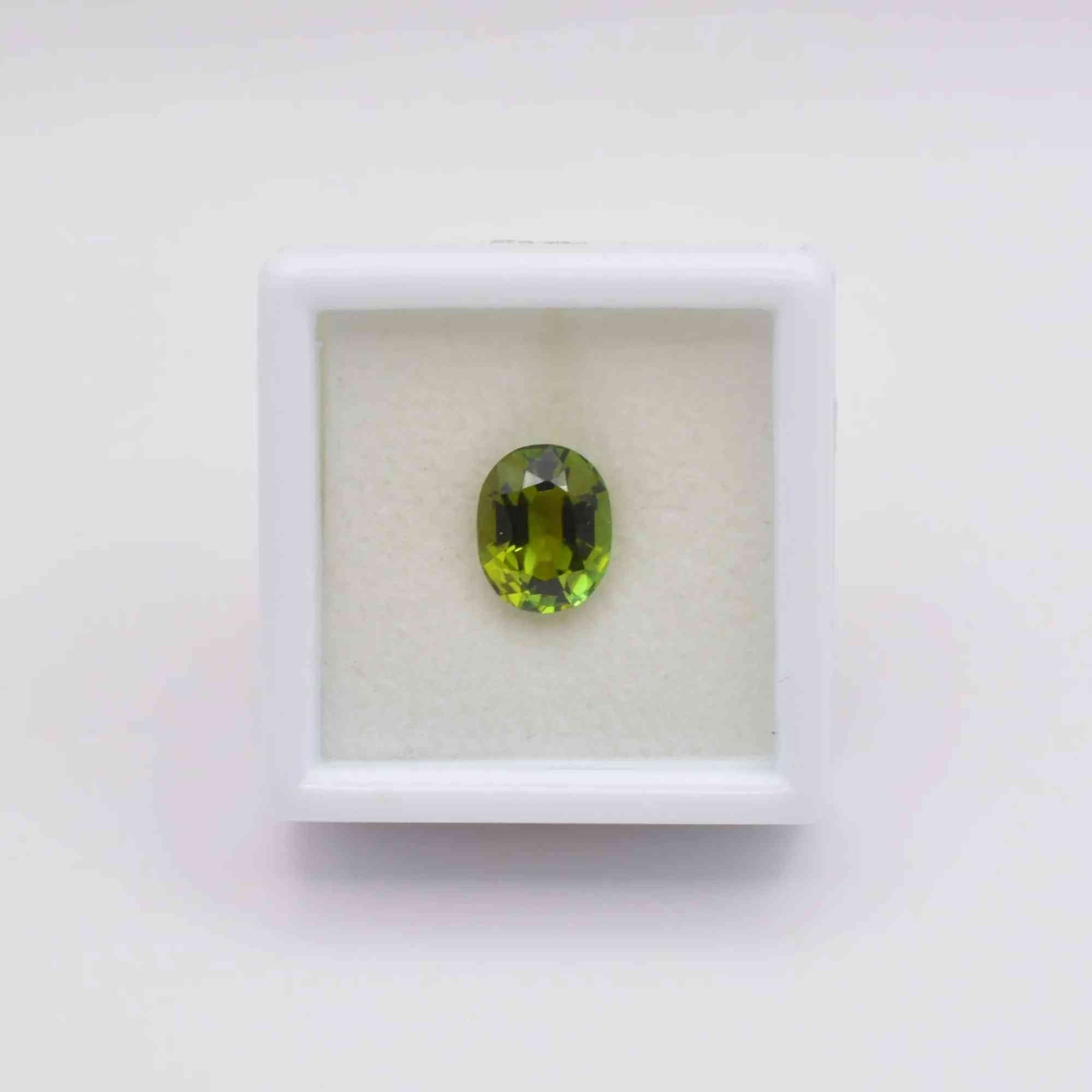 Pierre taillée Tourmaline Verte Ovale 1,93ct 