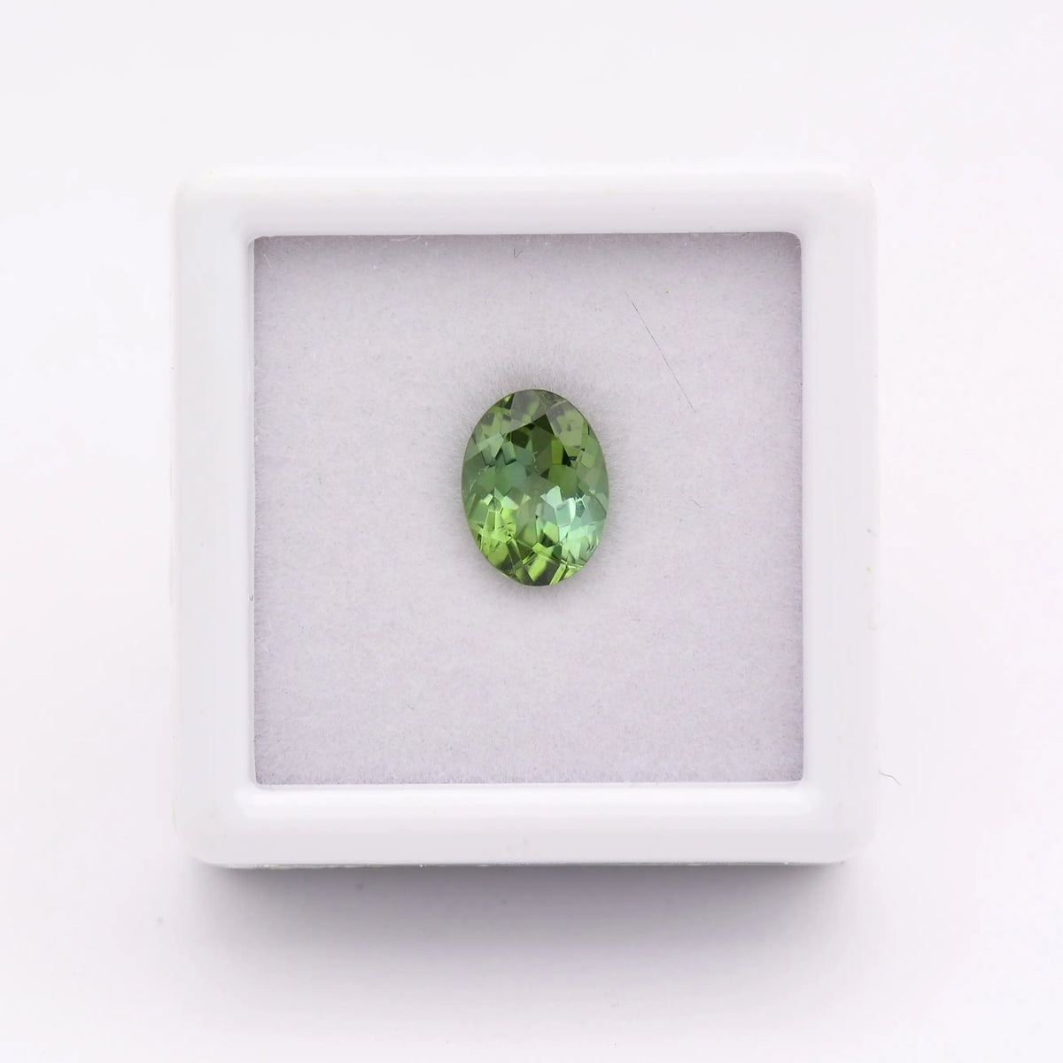 Tourmaline Verte Ovale 1,37 ct - pierre taillée
