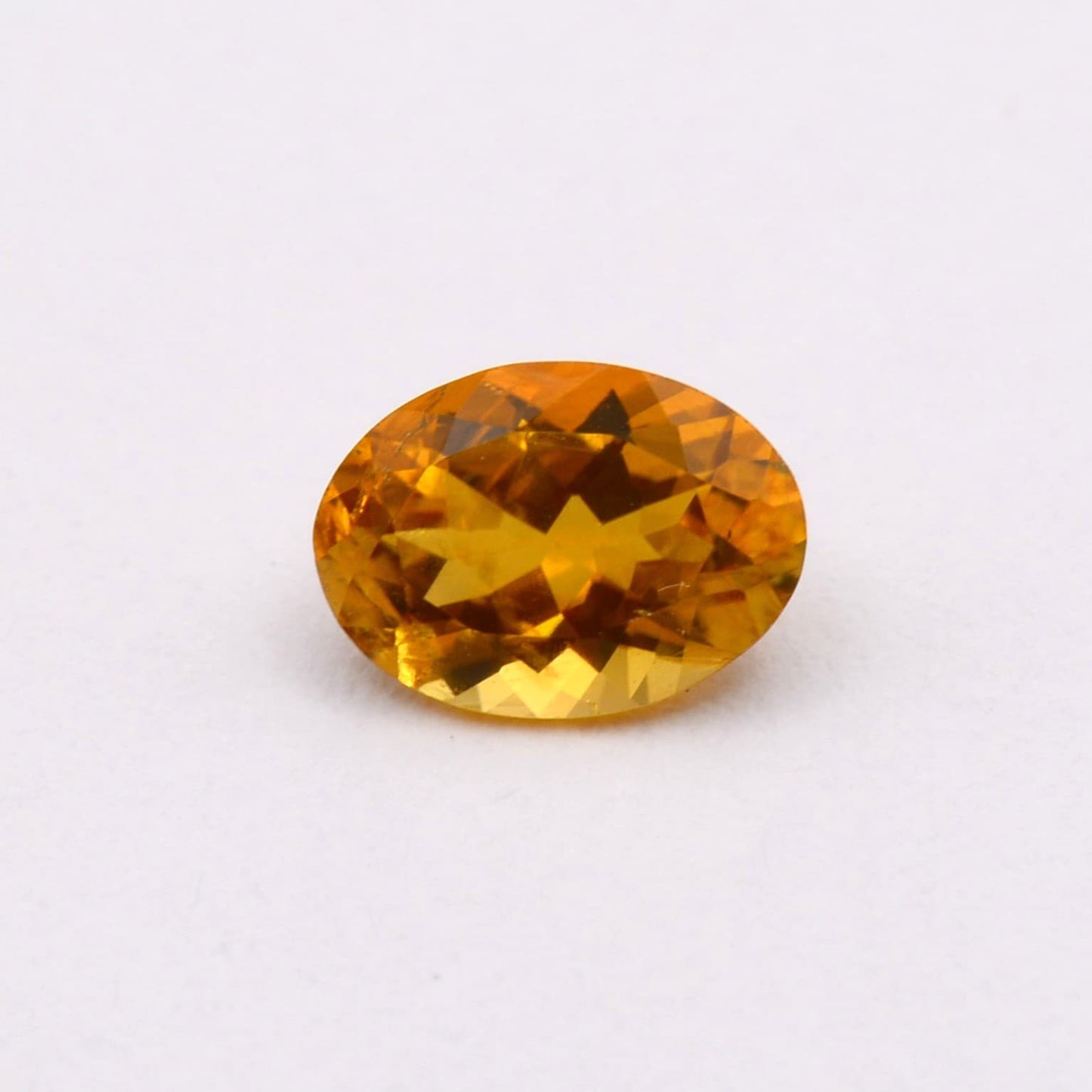 Tourmaline jaune ovale 0,71 ct