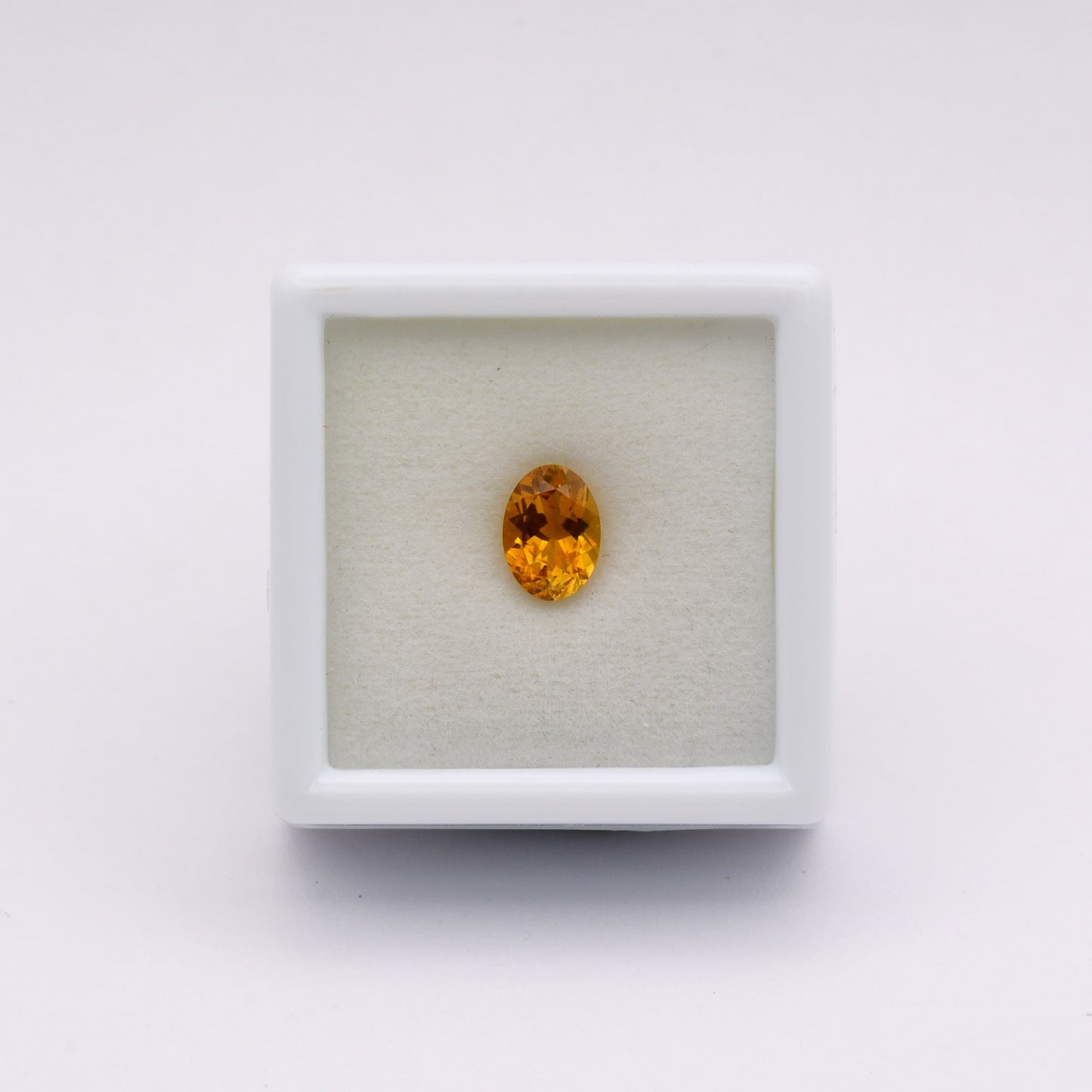Tourmaline jaune ovale 0,71 ct