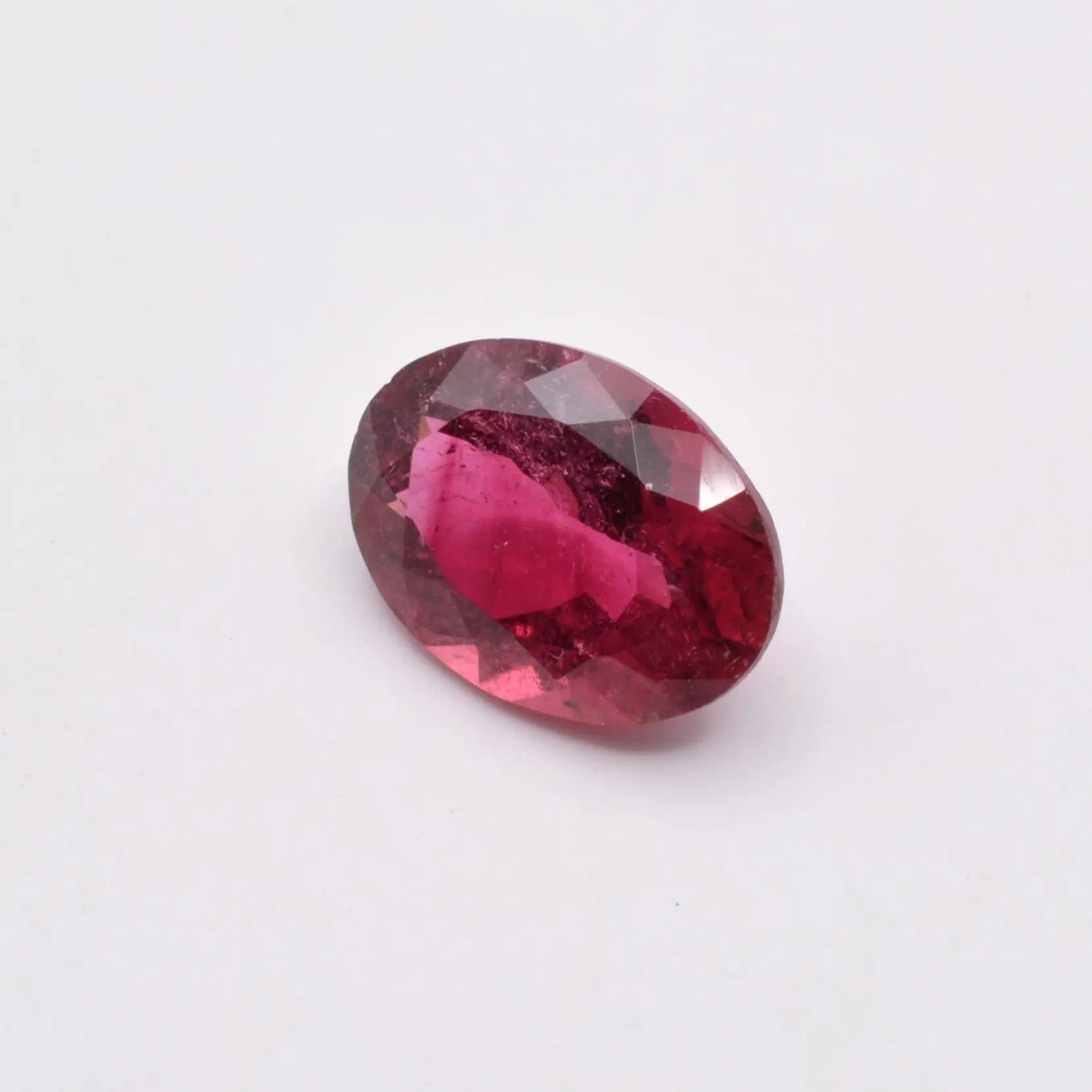 Pierre taillée Tourmaline Rose Ovale1,22ct 