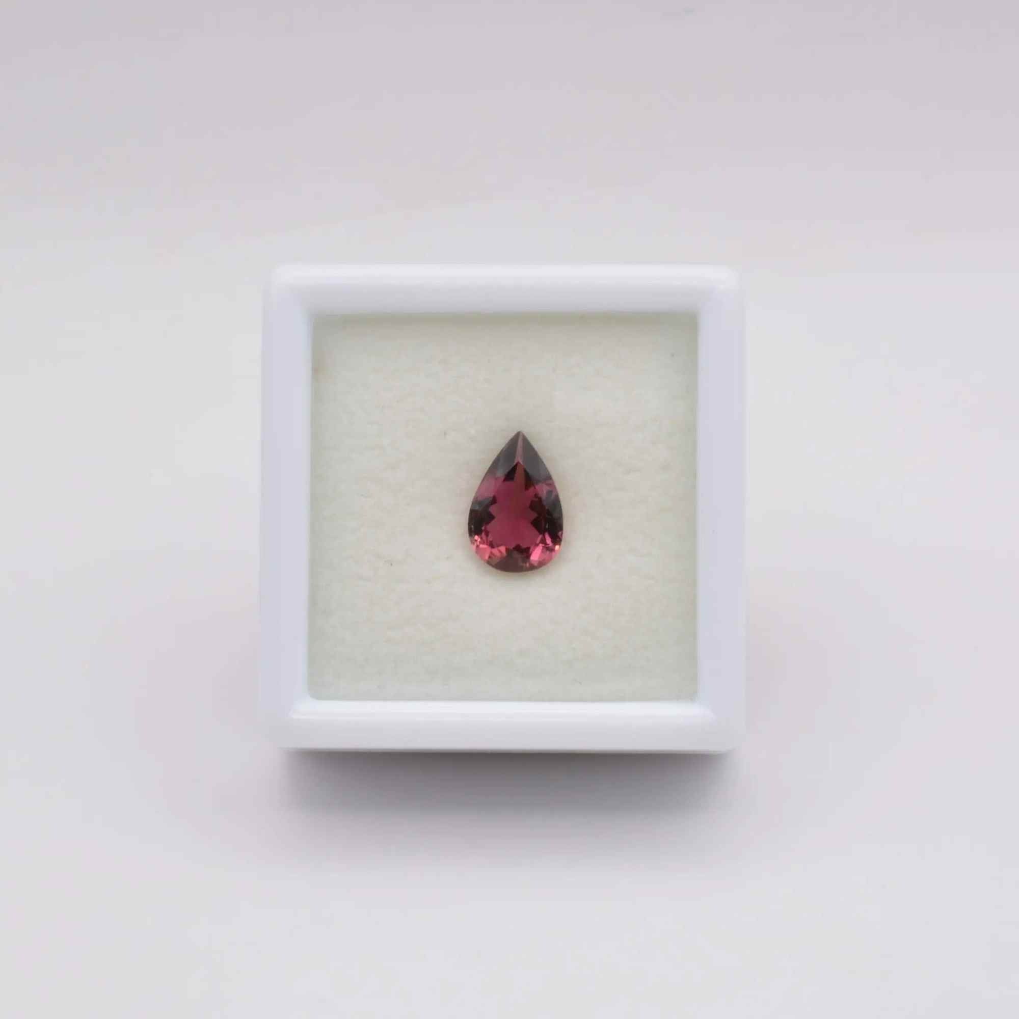 Pierre taillée Tourmaline Rose Poire 0,76ct 
