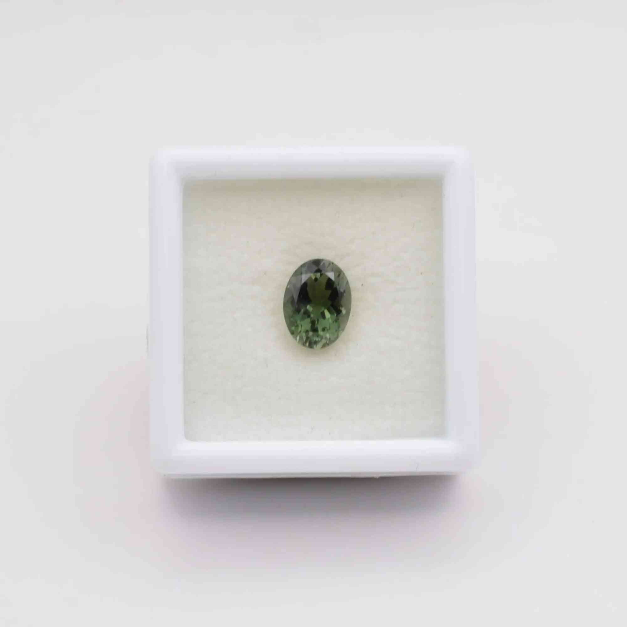 Pierre taillée Tourmaline Verte Ovale 1,30ct 