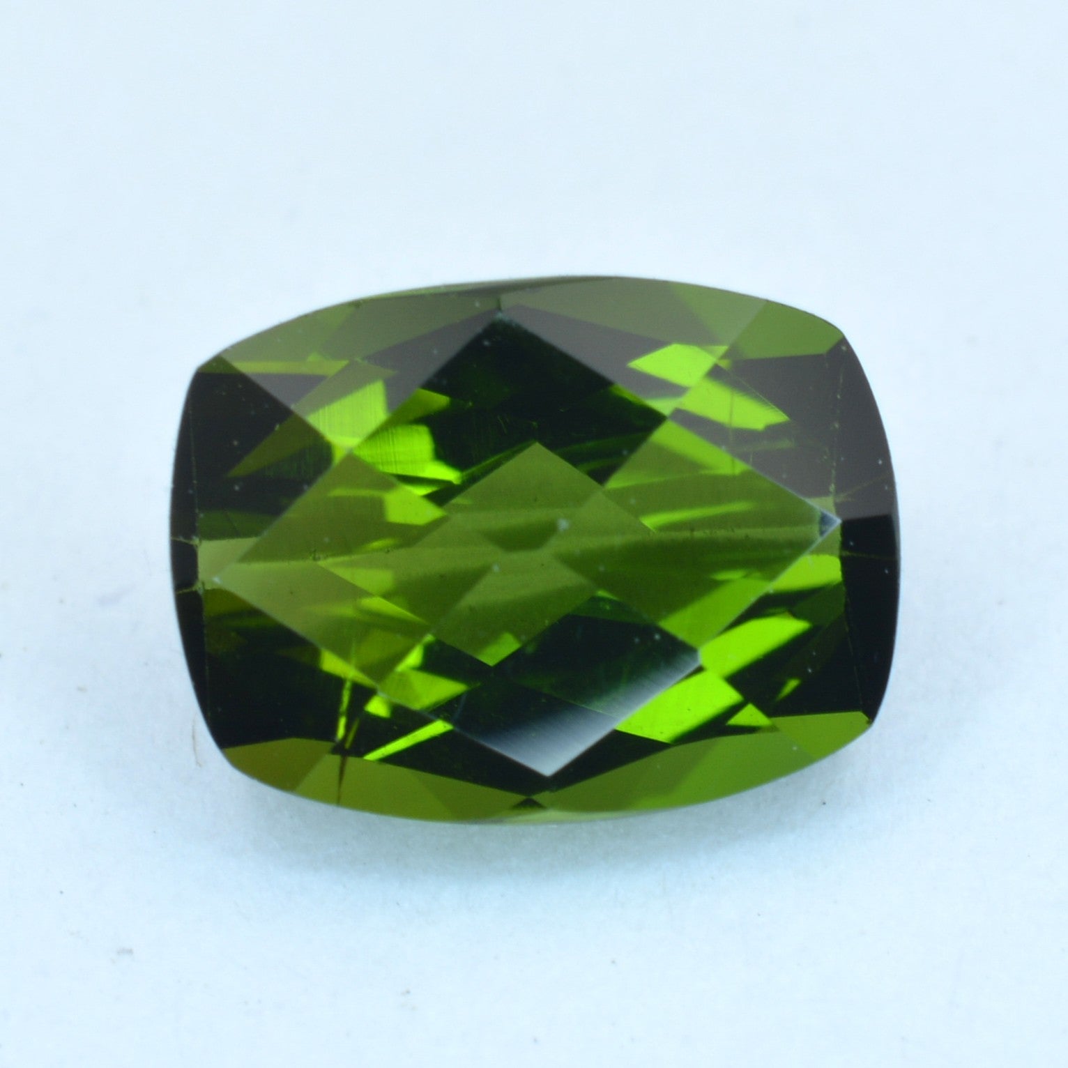 Pierre taillée Tourmaline Verte Coussin Rectangle 1,40ct 