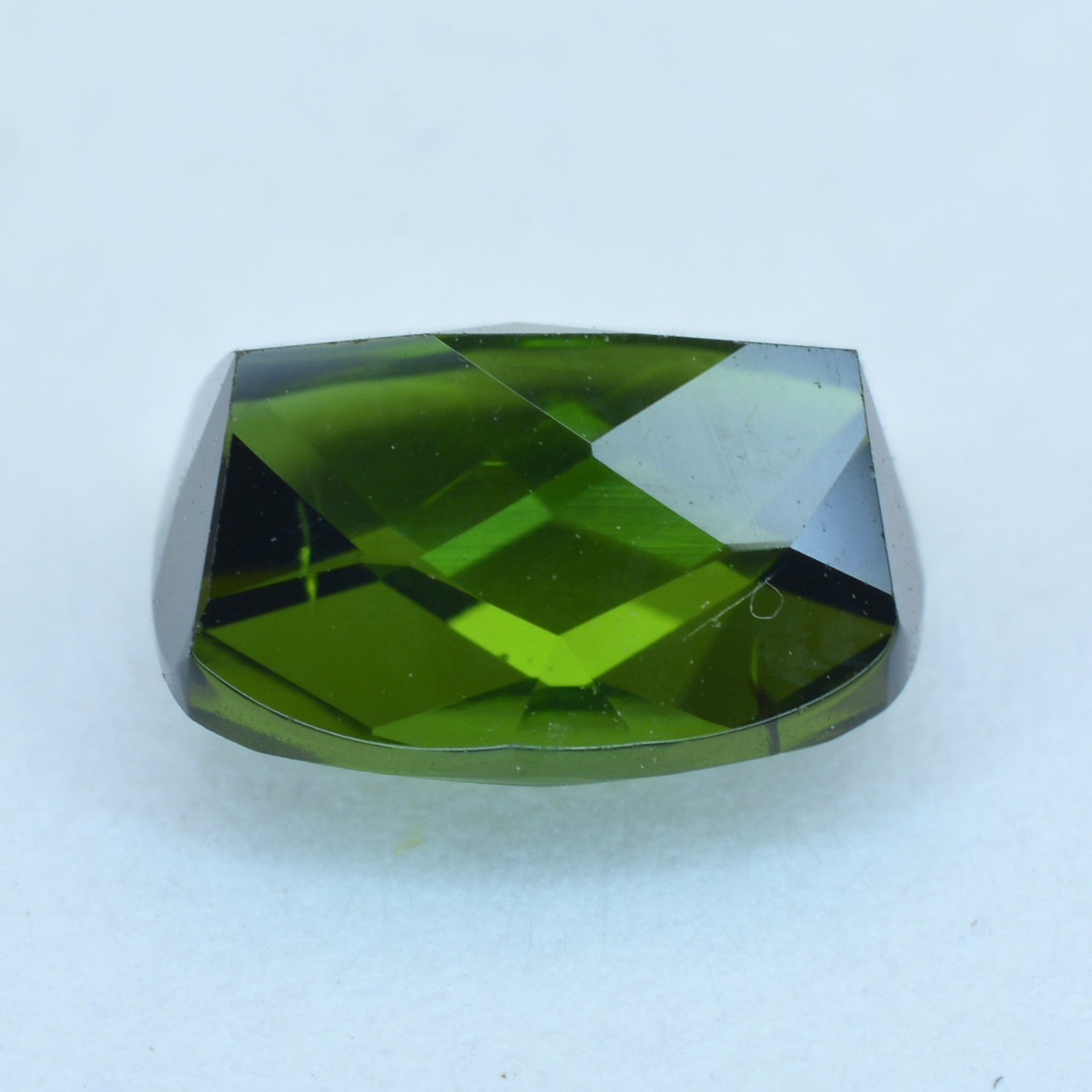 Pierre taillée Tourmaline Verte Coussin Rectangle 1,40ct 