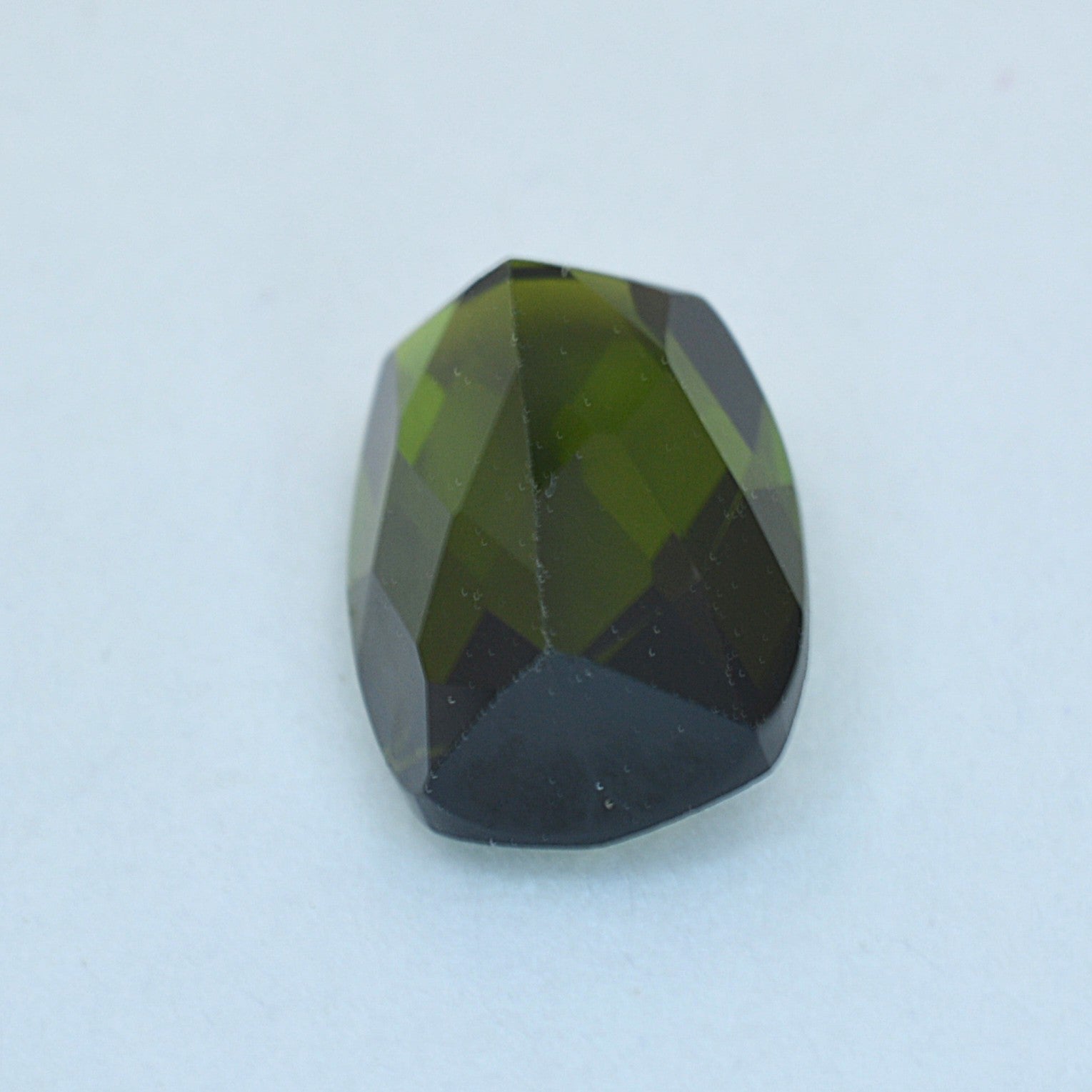 Pierre taillée Tourmaline Verte Coussin Rectangle 1,40ct 