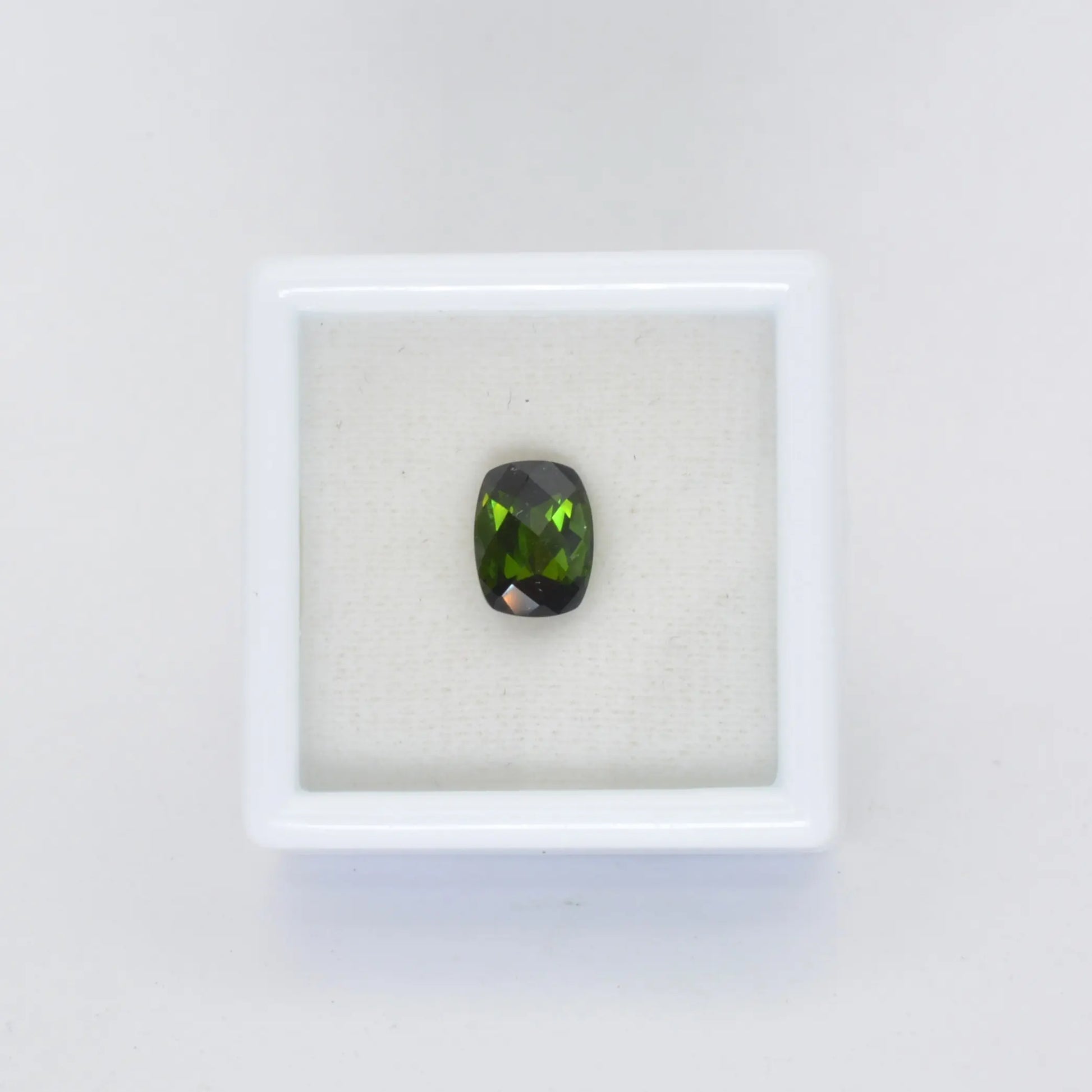 Pierre taillée Tourmaline Verte Coussin Rectangle 1,42ct 
