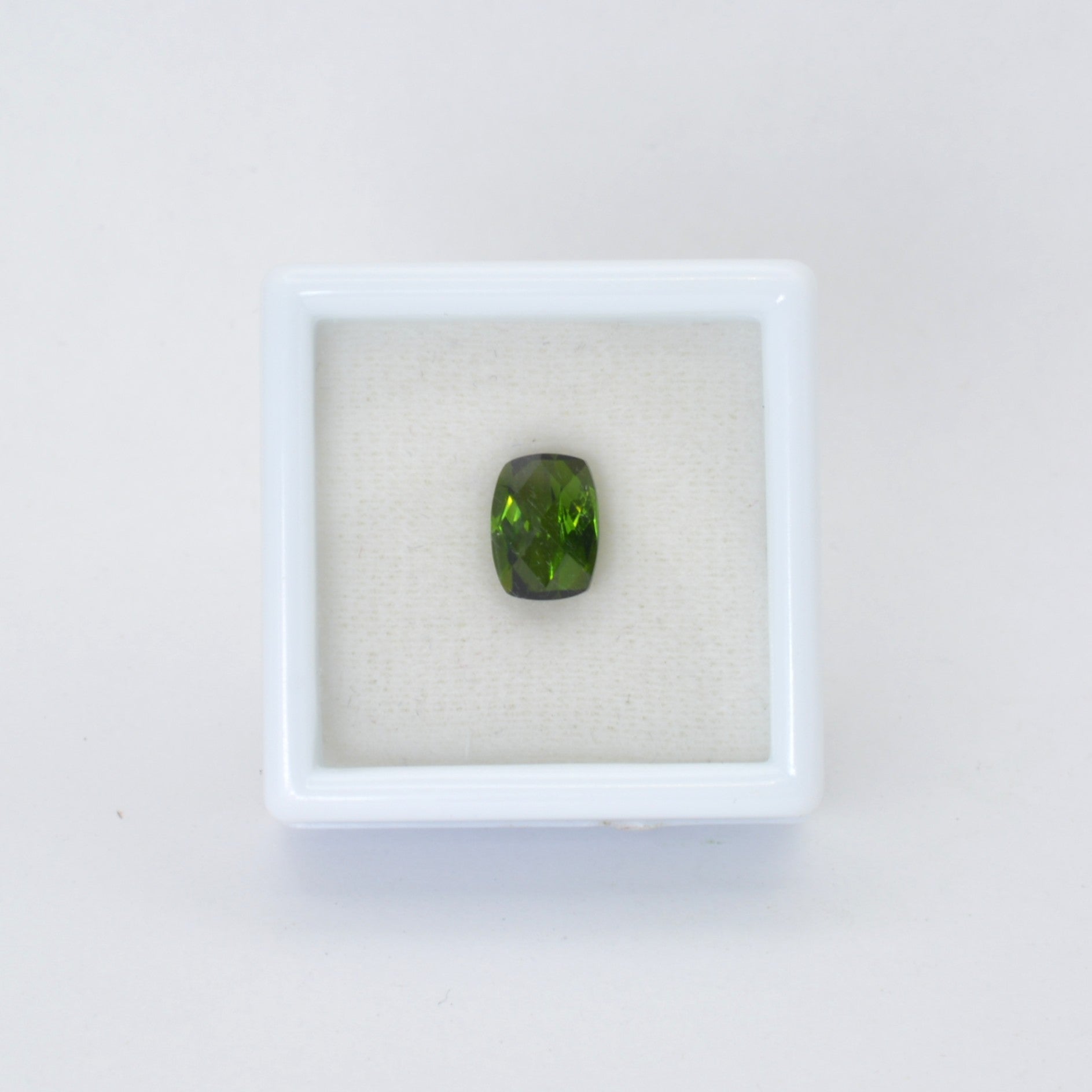 Pierre taillée Tourmaline Verte Coussin Rectangle 1,40ct 