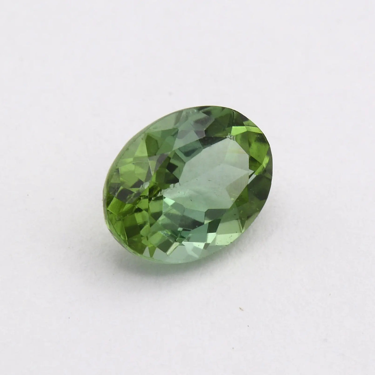 Tourmaline Verte Ovale 1,37 ct - pierre taillée