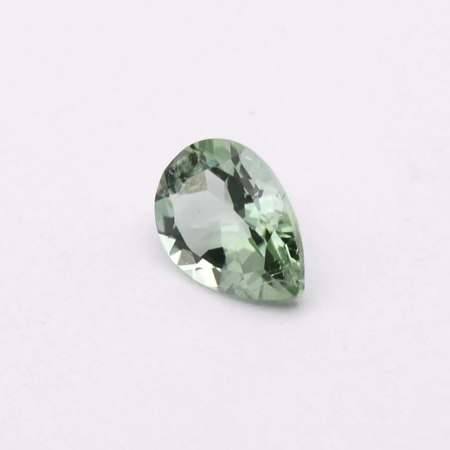 Tourmaline verte poire 0,96 ct