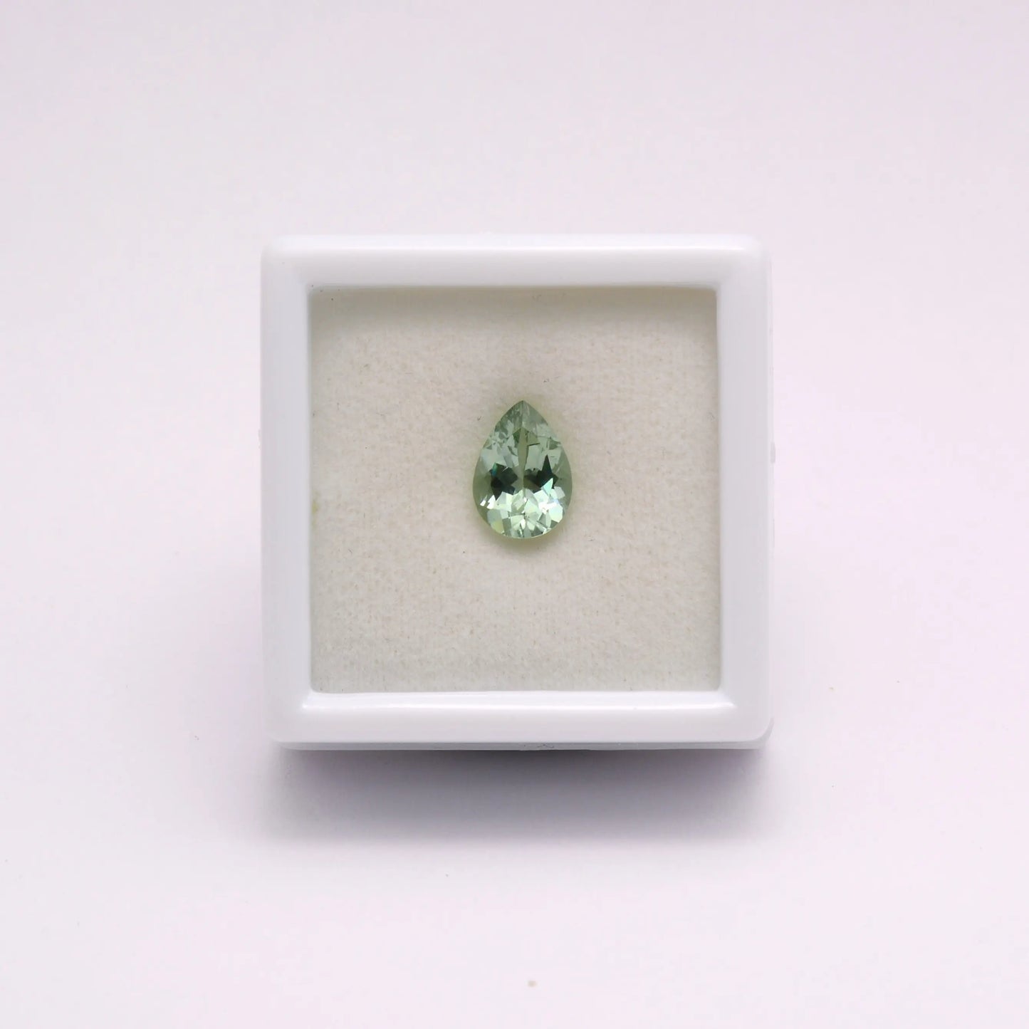 Tourmaline verte poire 0,96 ct