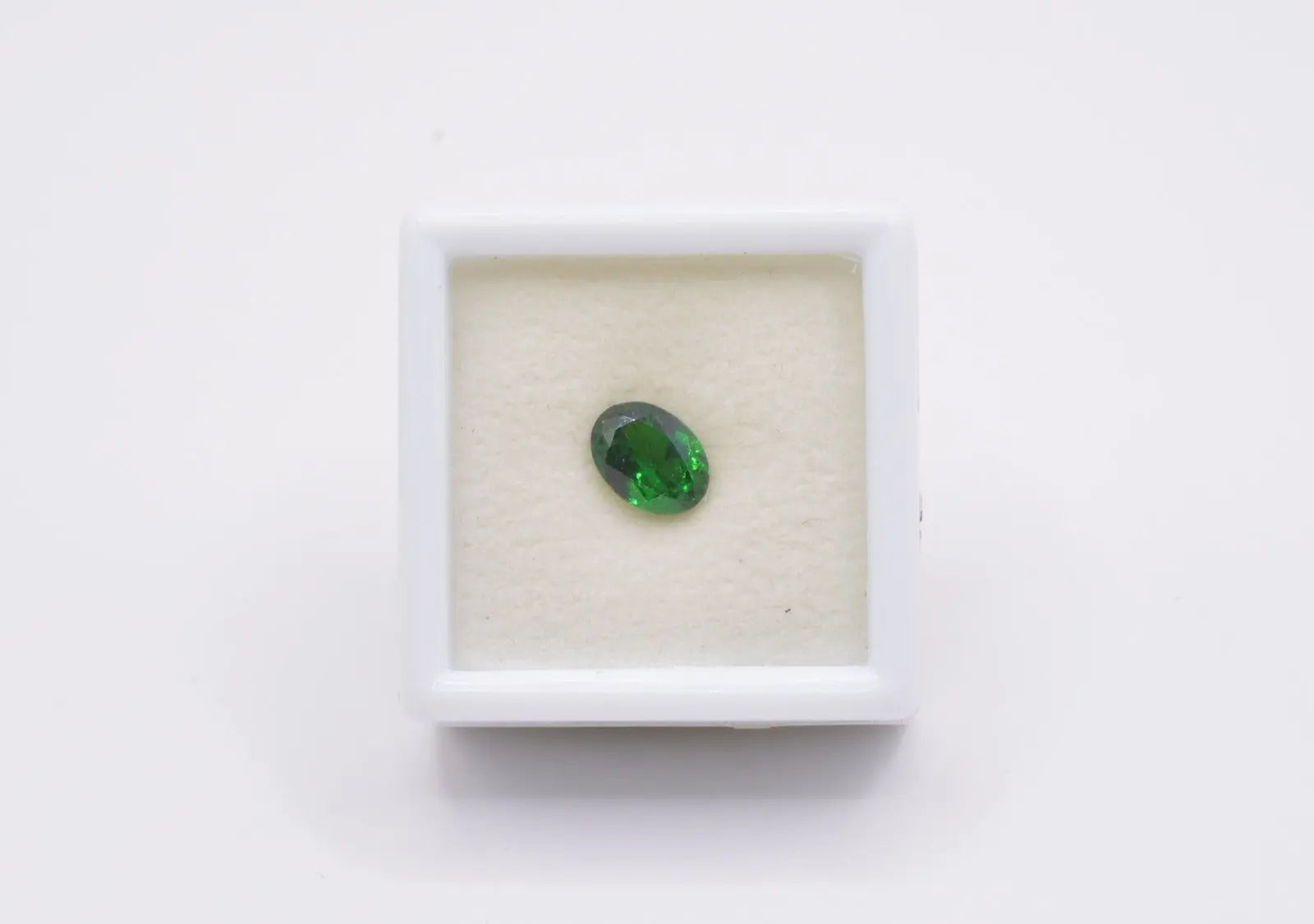 Pierre taillée Grenat Tsavorite Ovale Vert 1,06ct