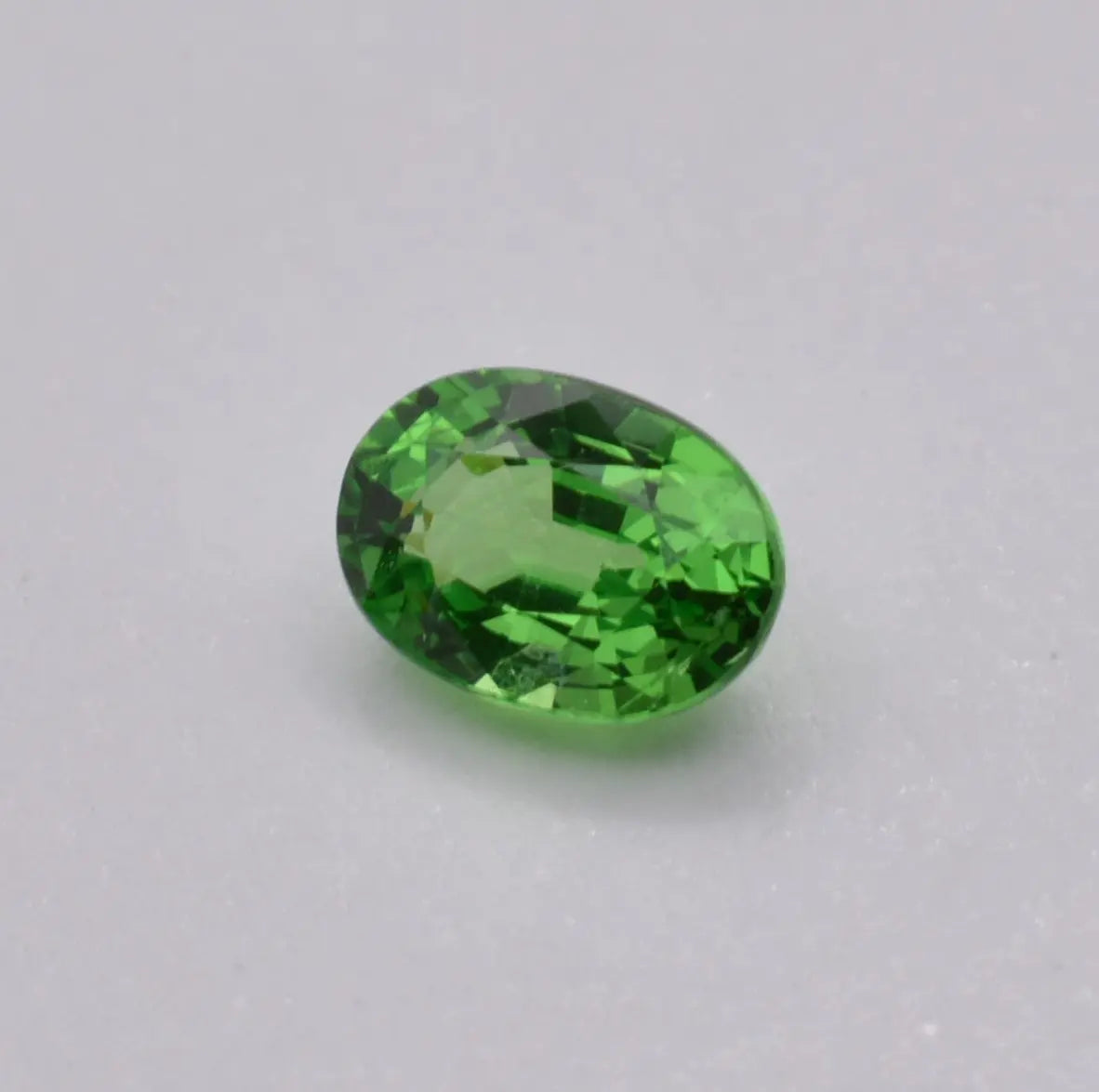 Grenat Tsavorite Ovale Vert 0,82ct - pierre précieuse - gemme