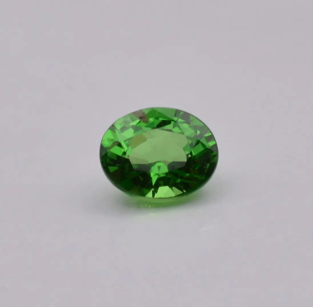 Pierre taillée Grenat Tsavorite Ovale Vert 0,62ct