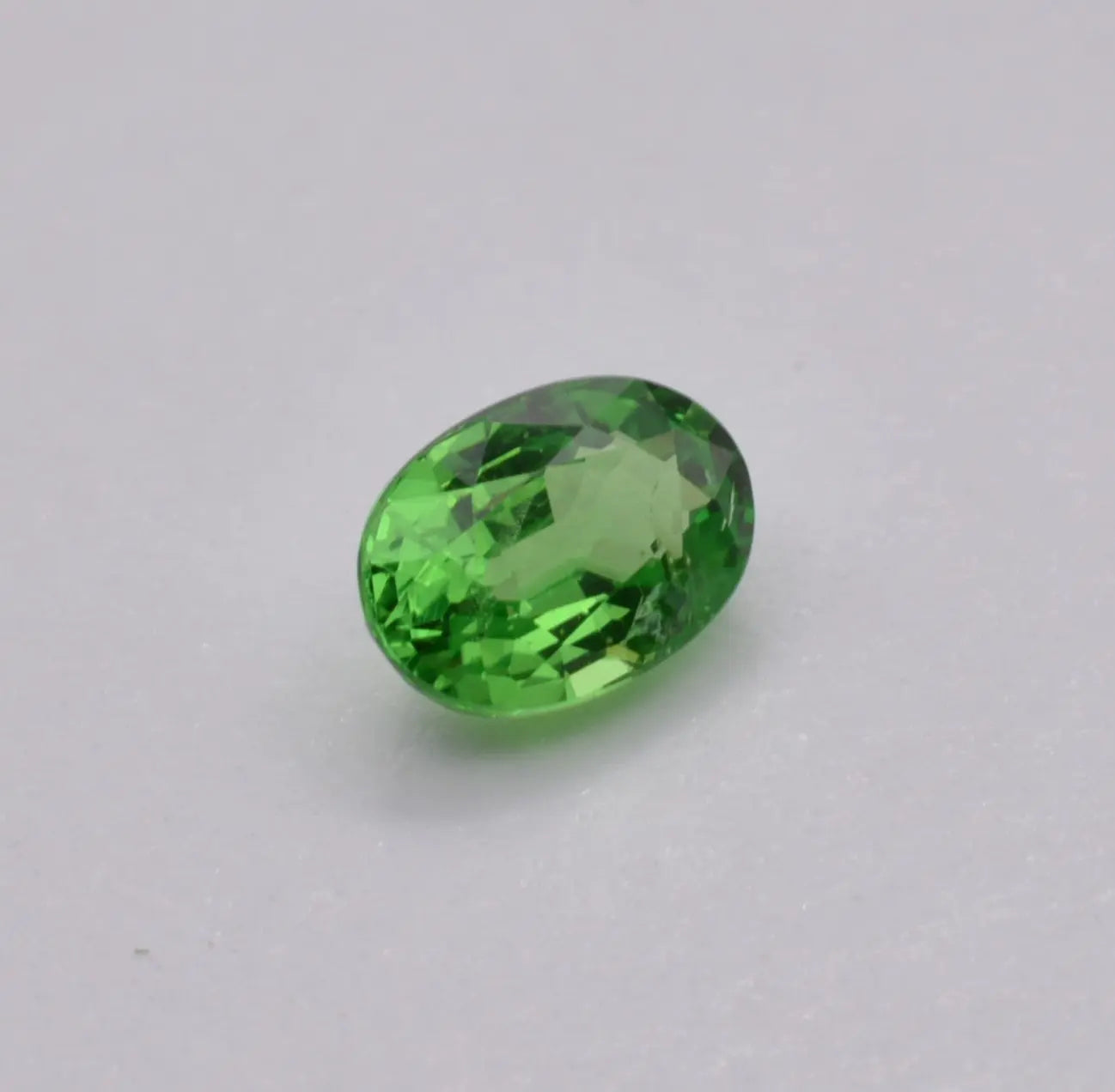 Grenat Tsavorite Ovale Vert 0,82ct - pierre précieuse - gemme