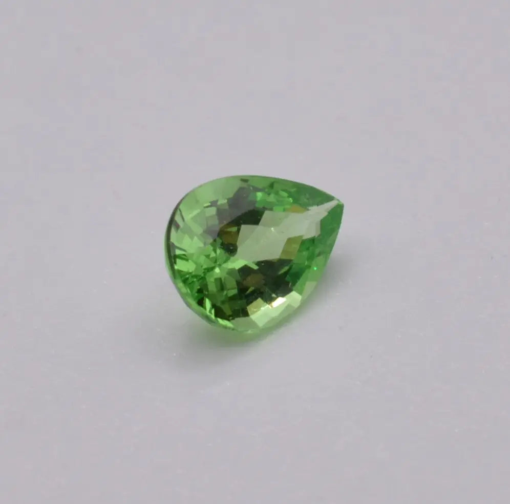 Grenat Tsavorite Poire Vert 0,57ct - pierre précieuse - gemme