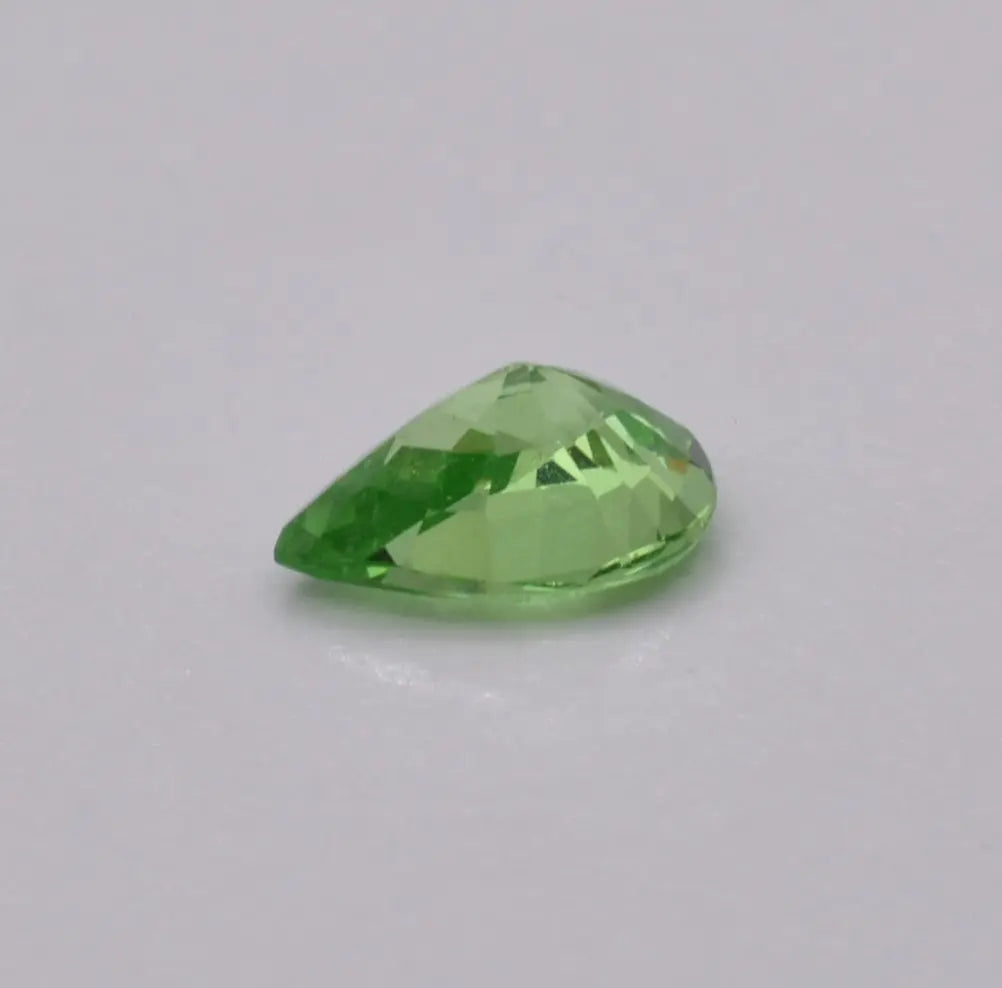 Grenat Tsavorite Poire Vert 0,57ct - pierre précieuse - gemme