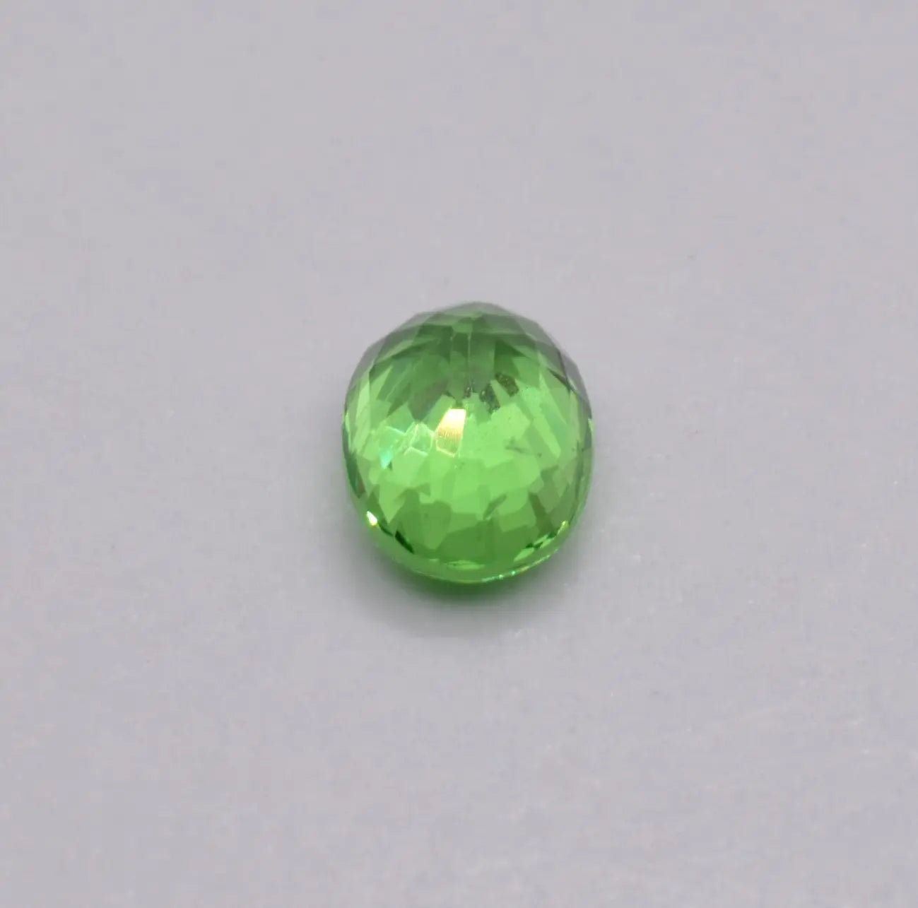 Grenat Tsavorite Ovale Vert 0,82ct - pierre précieuse - gemme