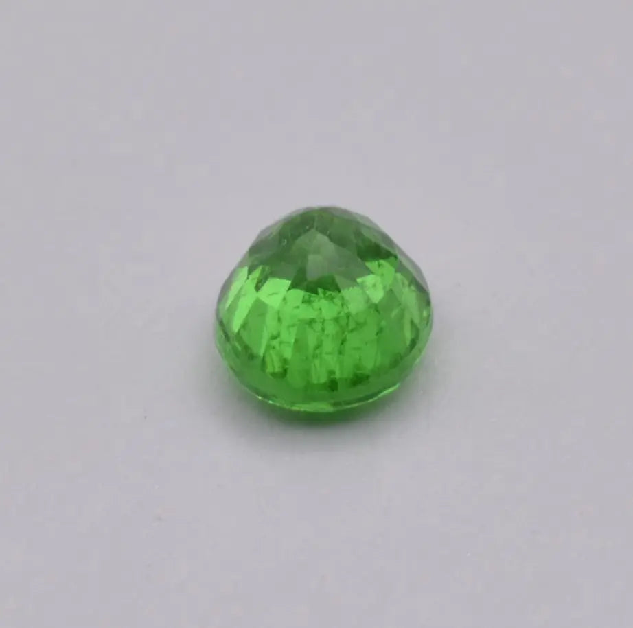 Pierre taillée Grenat Tsavorite Ovale Vert 0,69ct
