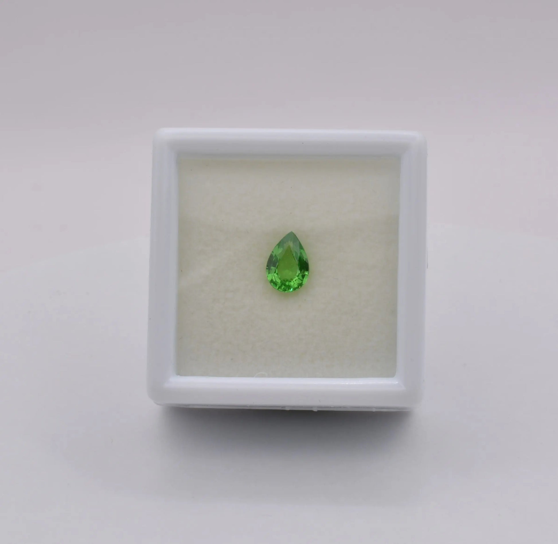 Grenat Tsavorite Poire Vert 0,54ct - pierre précieuse - gemme