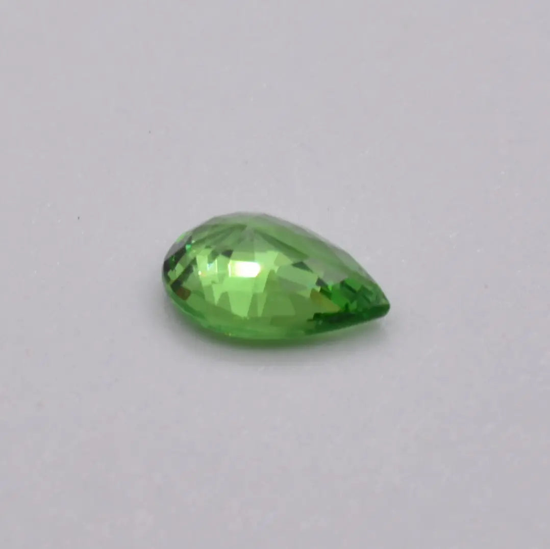 Grenat Tsavorite Poire Vert 0,54ct - pierre précieuse - gemme