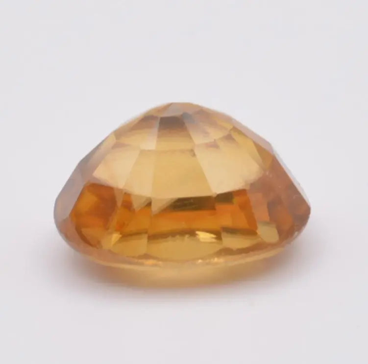 Pierre taillée Zircon orangé Ovale 2,40ct