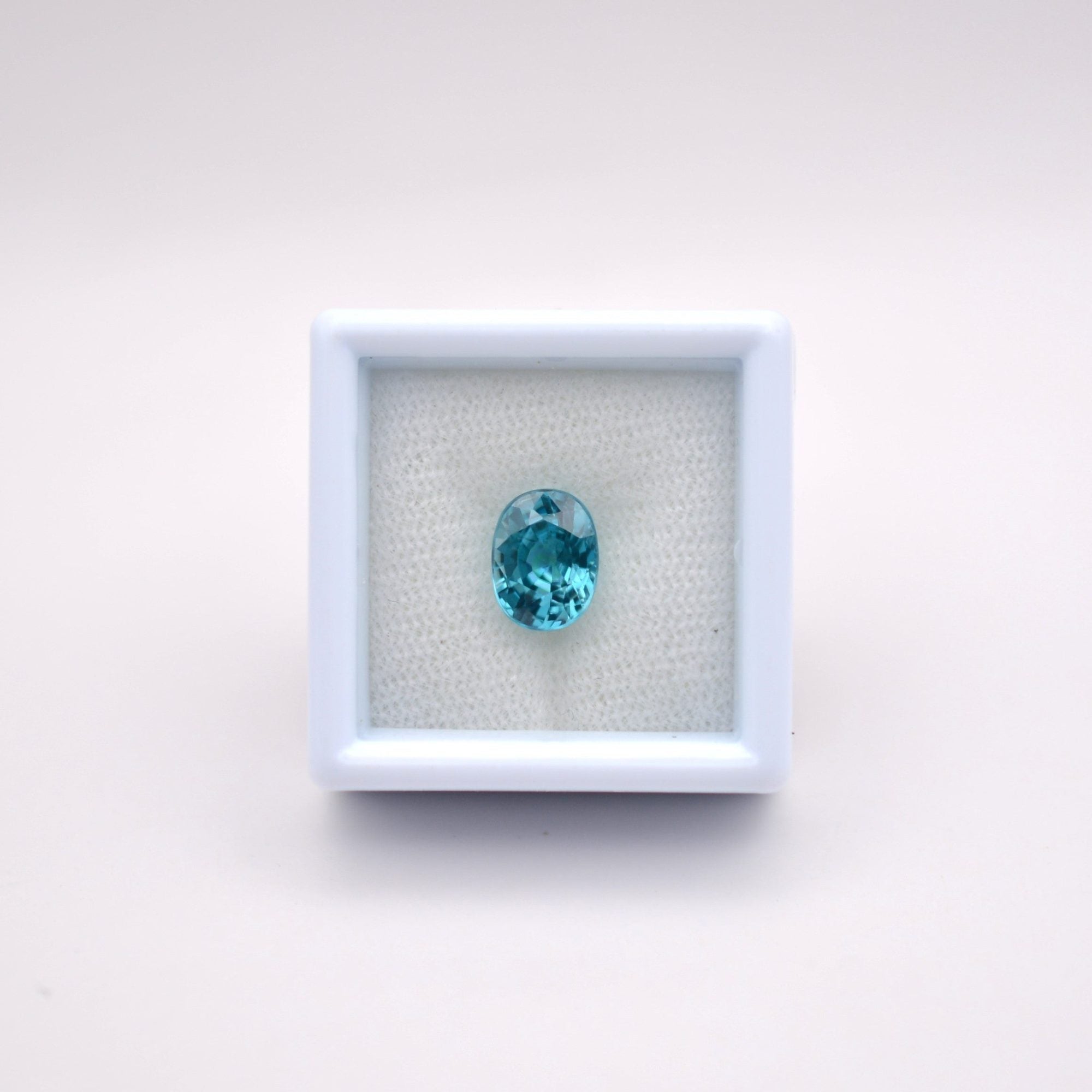 Pierre taillée Zircon Bleu Ovale 2,92ct