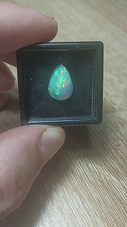 Opale Cabochon Poire 2,71ct